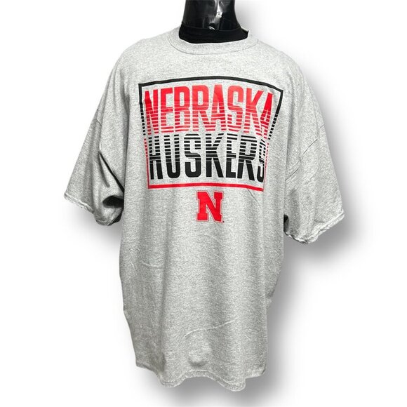 Nebraska Huskers 3XL Gray T-Shirt NWOT Oversize NCAA Football Graphic Tee Cotto - Picture 1 of 7